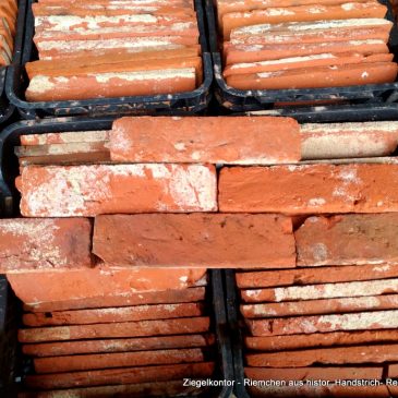 Riemchen und Ecken, geschnitten aus historischen Ziegeln